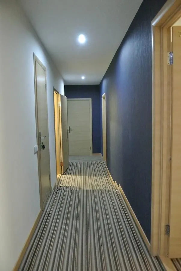 Mini Hotel On Poznyaky 키예프