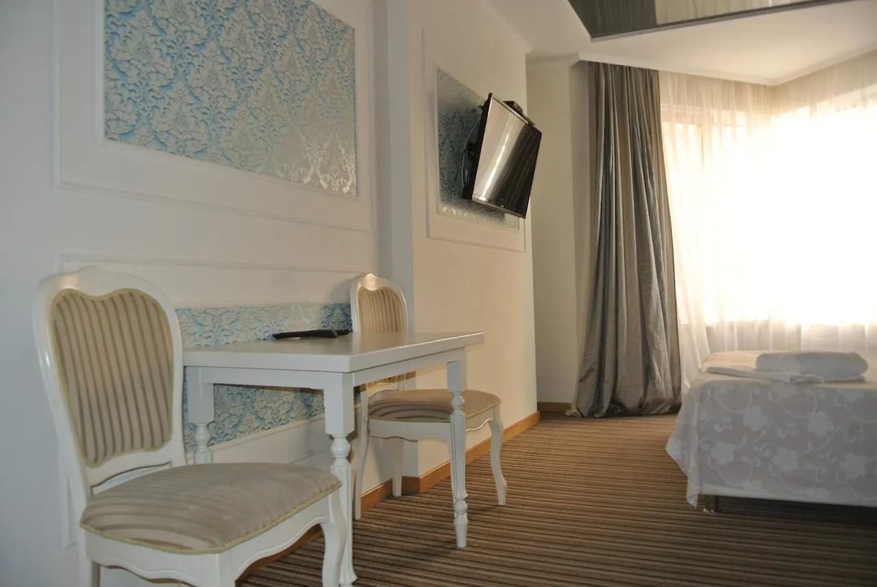 Mini Hotel On Poznyaky 키예프