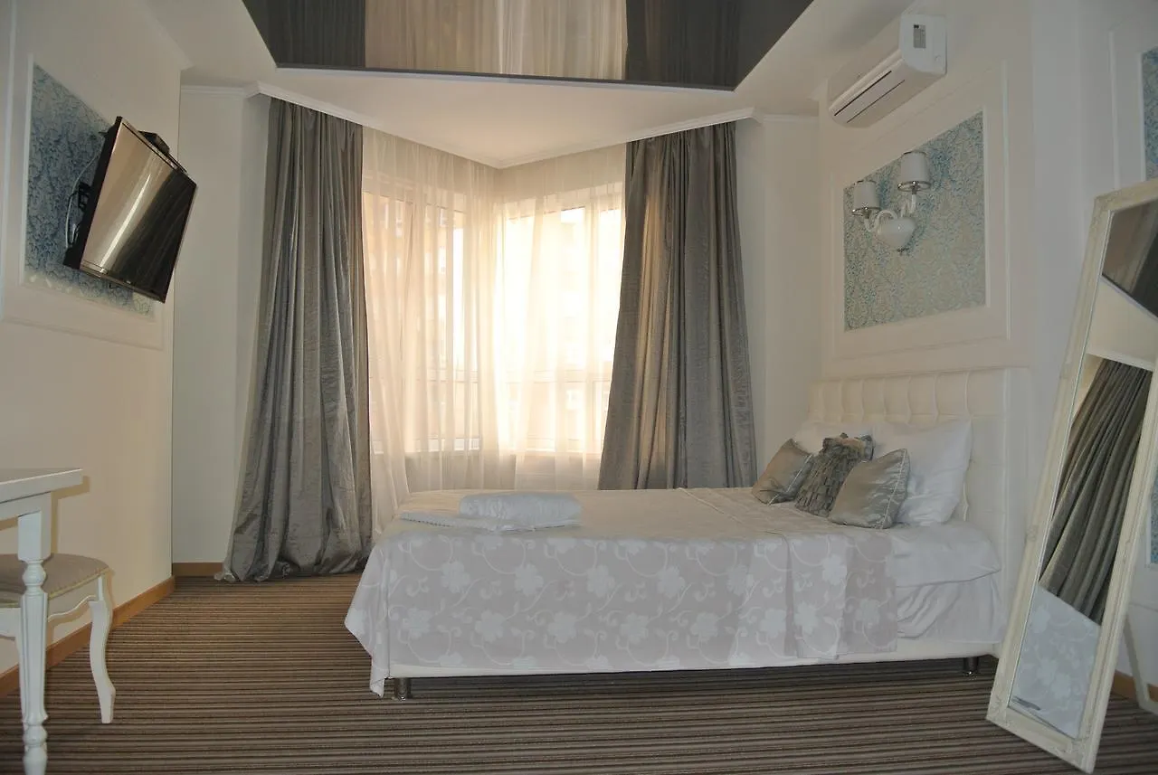 Mini Hotel on Poznyaky Kiev